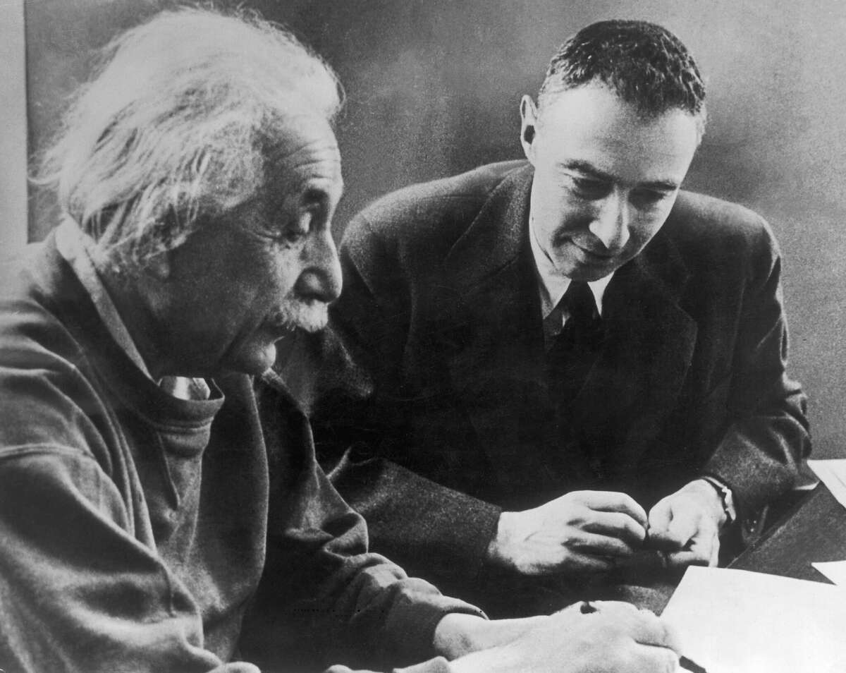 爱因斯坦与奥本海默