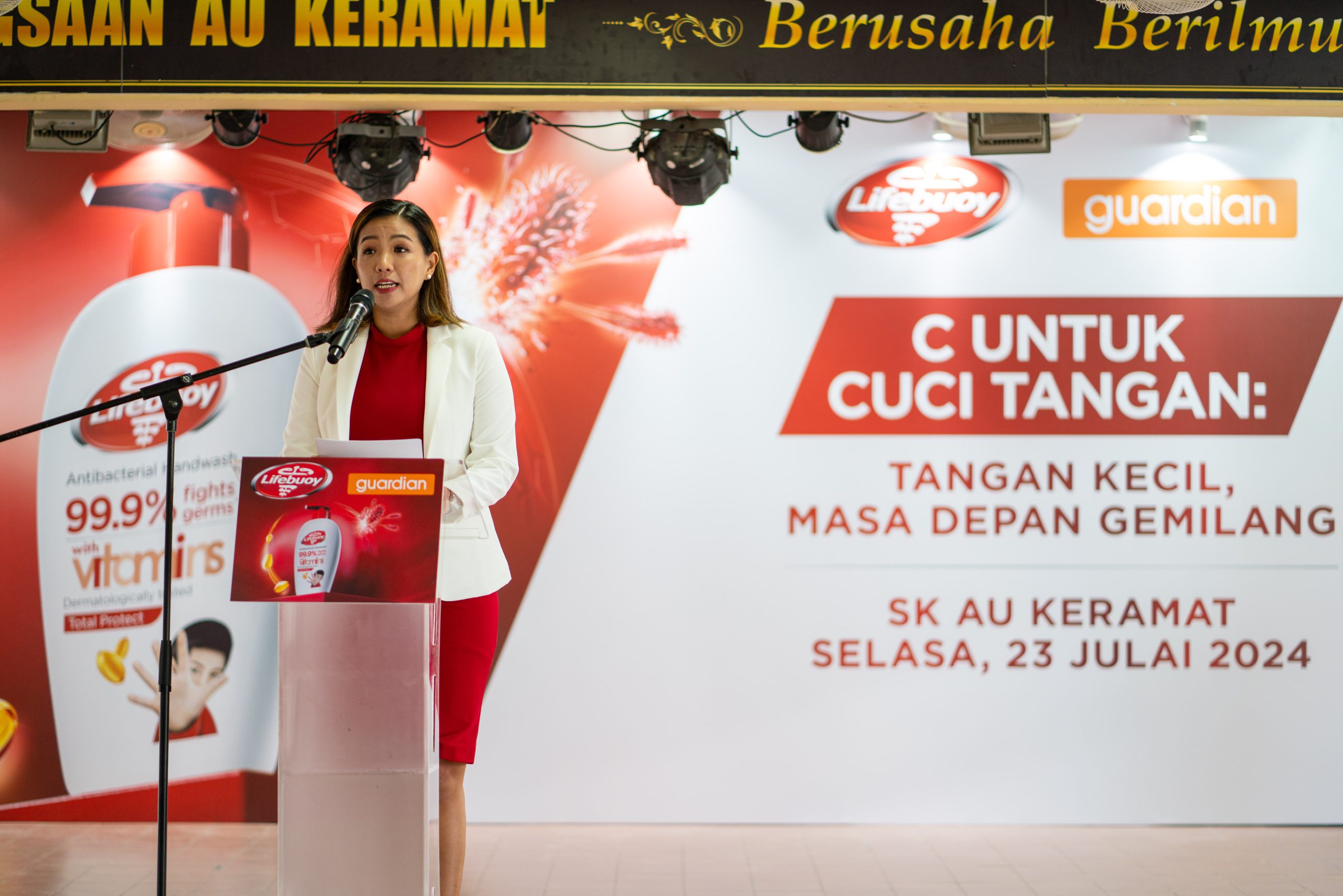 Lenny Chuah, Personal Care Malaysia, Singapore, Thailand (Mysgth) Lead &Amp; Head Of Malaysia, Unilever Malaysia, Expresses Her Appreciation For The Support From The Ministry Of Education, The Ministry Of Health, Guardian Malaysia, And The Teachers And Students Of Sk Au Keramat For The “H For Handwashing: Little Hands, Bright Futures.”